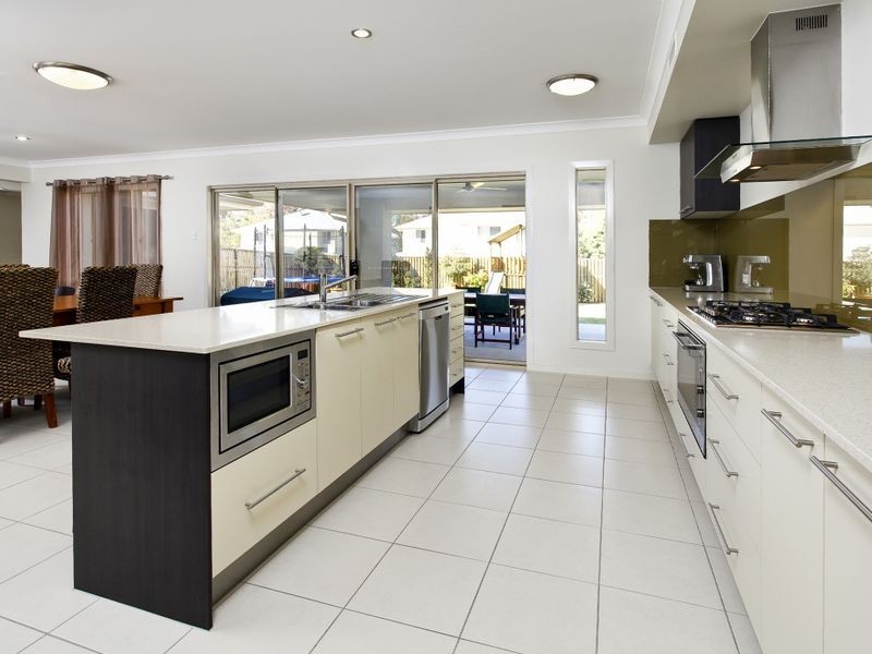 Eatons Hill QLD 4037