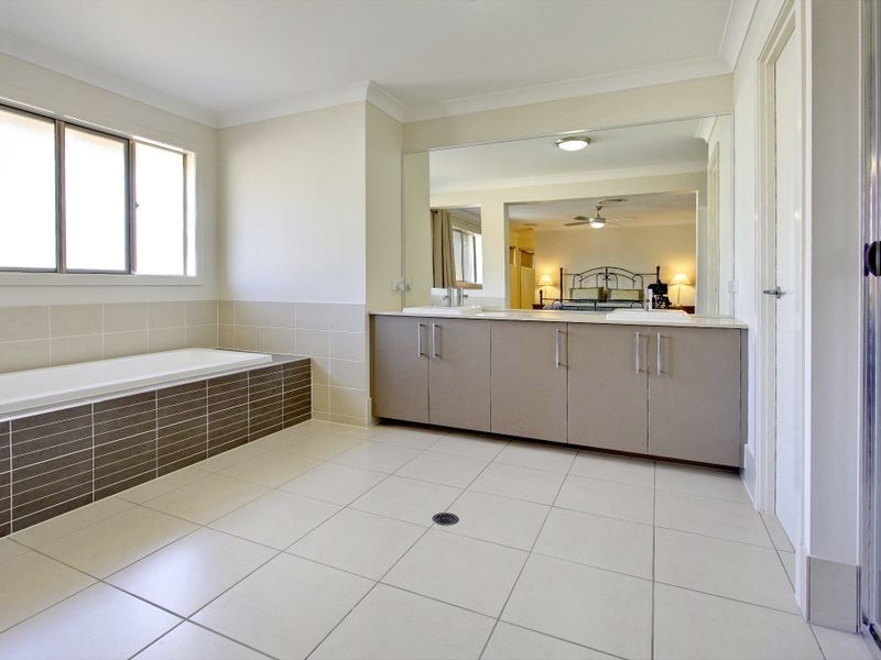 Eatons Hill QLD 4037