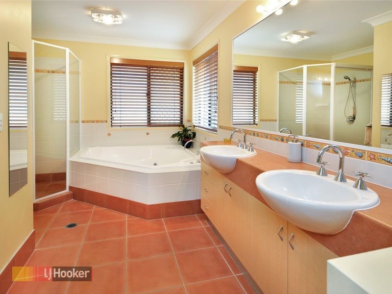 Eatons Hill QLD 4037