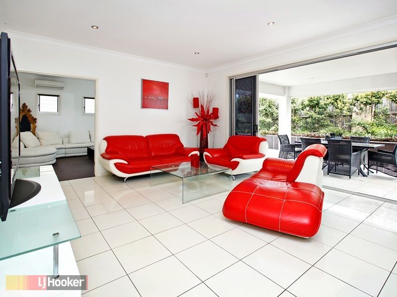 11 Sonienda Place, Bridgeman Downs QLD 4035