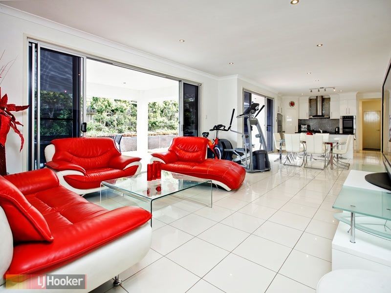 11 Sonienda Place, Bridgeman Downs QLD 4035