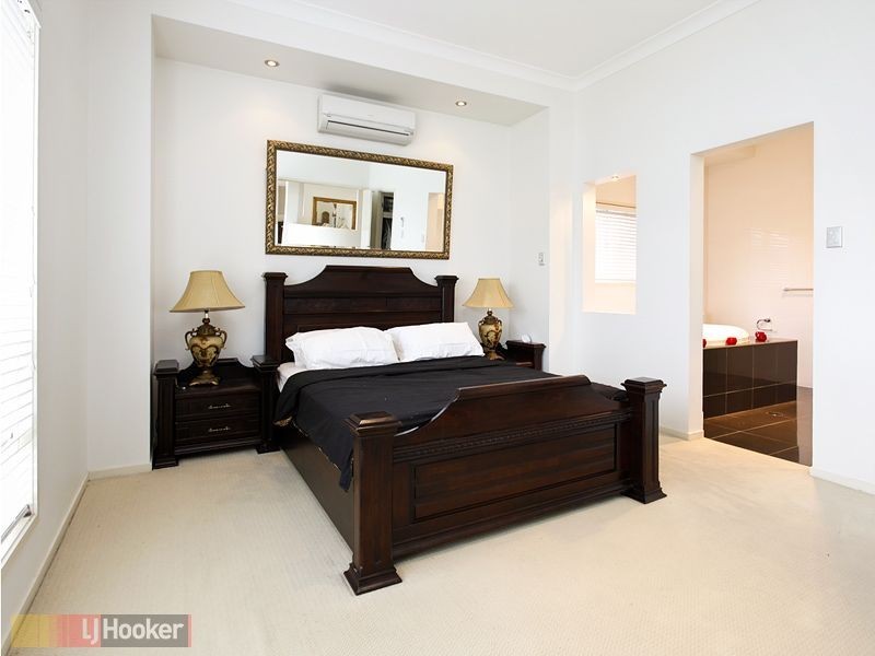 11 Sonienda Place, Bridgeman Downs QLD 4035