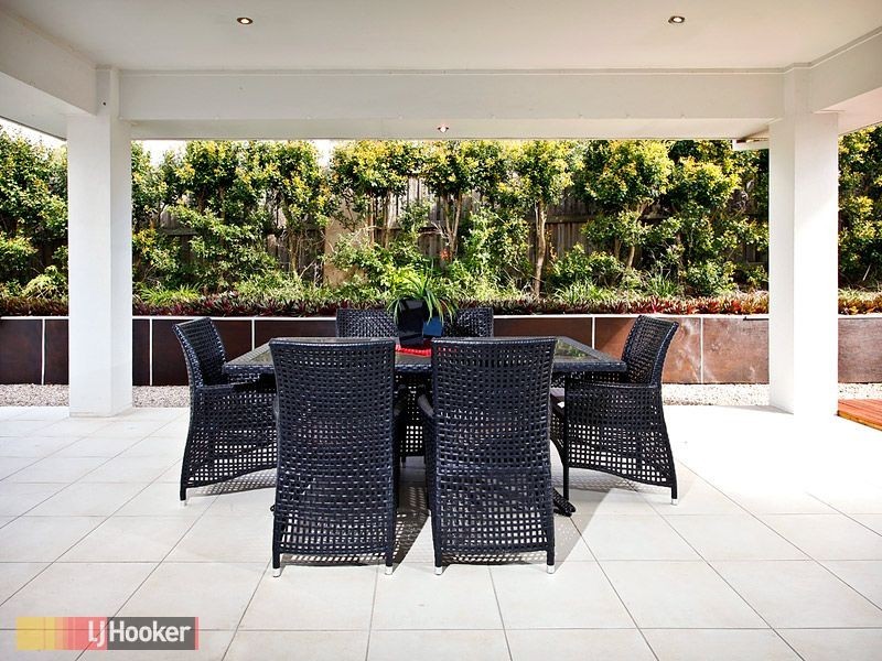 11 Sonienda Place, Bridgeman Downs QLD 4035