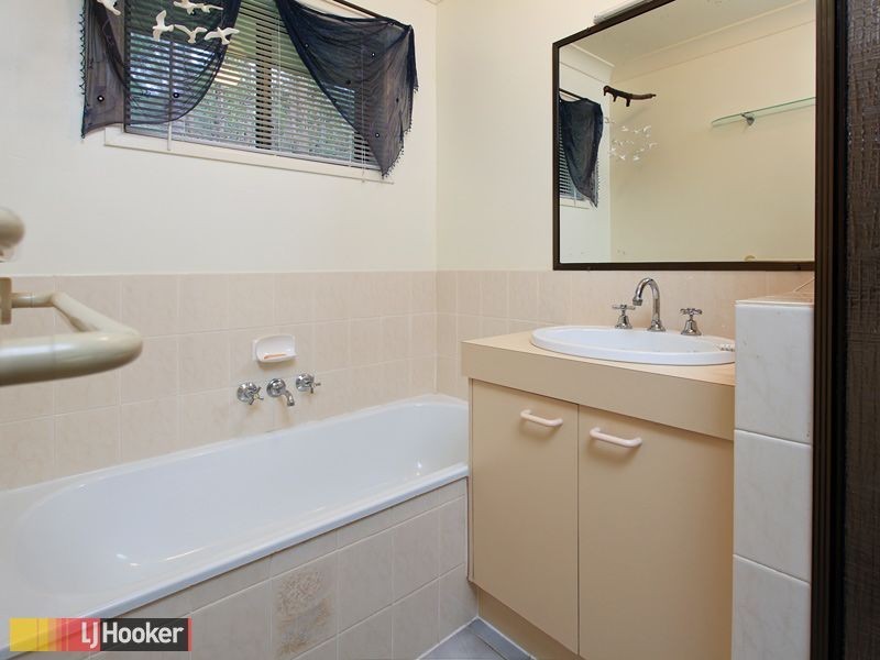 14 Buranda Road, Clear Mountain QLD 4500