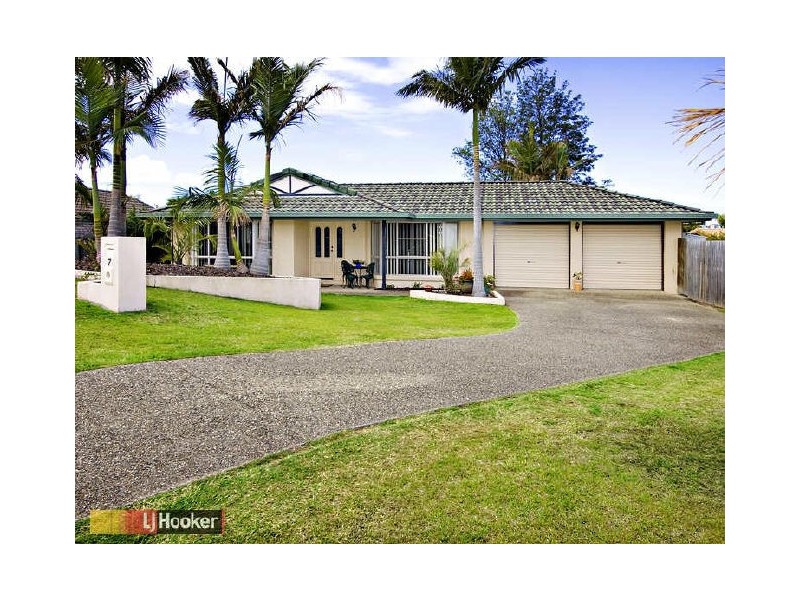 7 Atoll Crescent, Eatons Hill QLD 4037