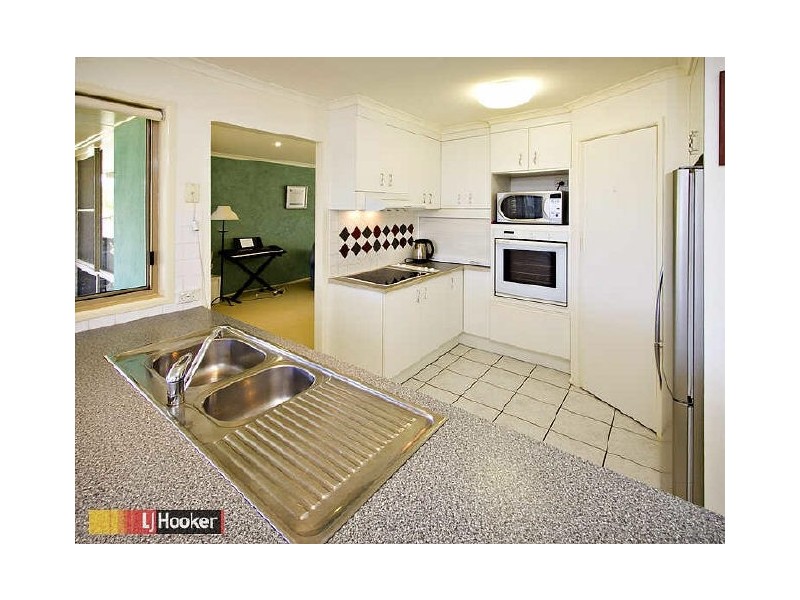 7 Atoll Crescent, Eatons Hill QLD 4037