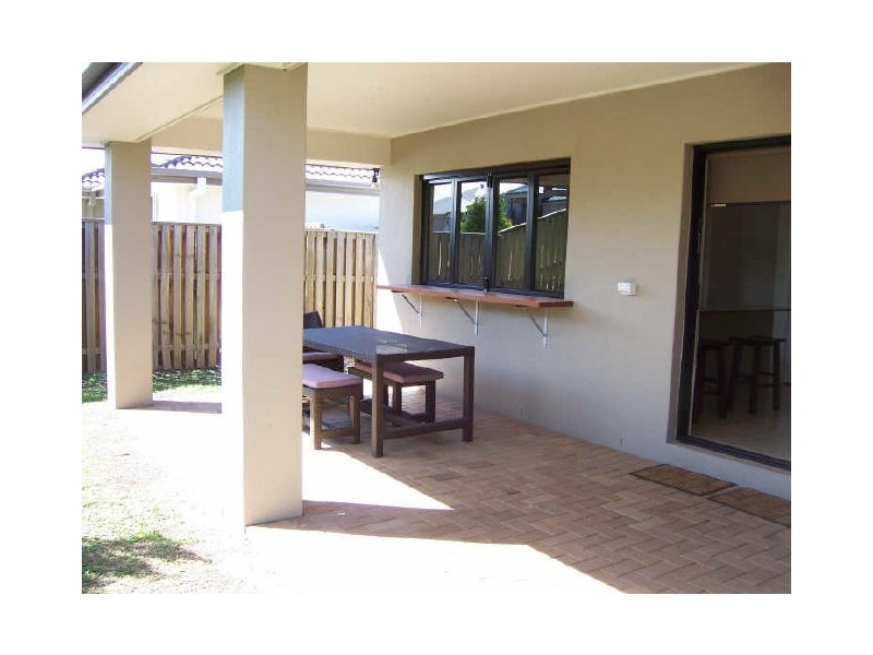 2 Tributary Court, Eatons Hill QLD 4037