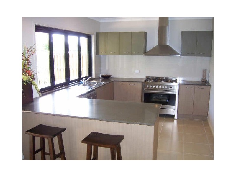 2 Tributary Court, Eatons Hill QLD 4037