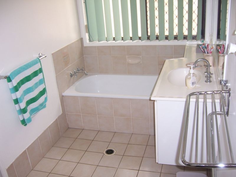 17 Pegasus Avenue, Eatons Hill QLD 4037