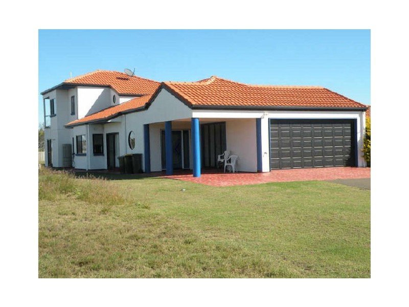 18/5 Chantelle Cct, Coral Cove QLD 4670