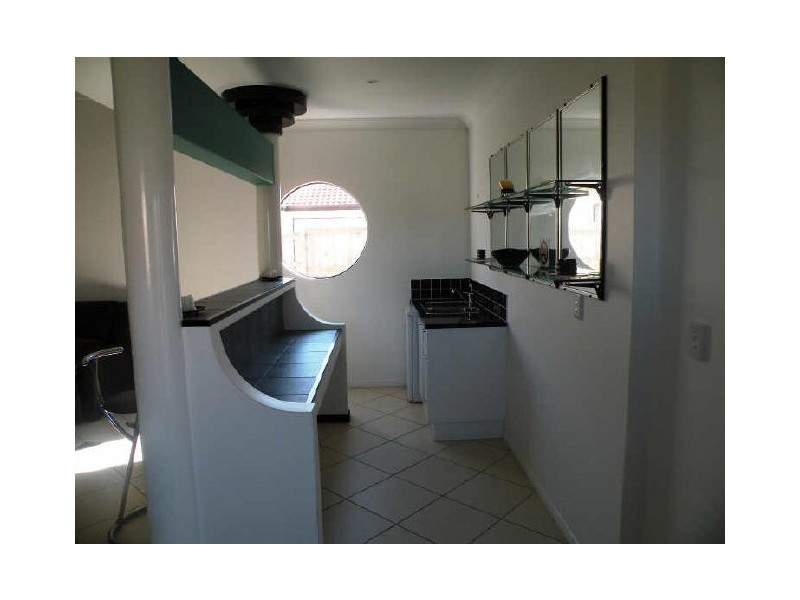 18/5 Chantelle Cct, Coral Cove QLD 4670