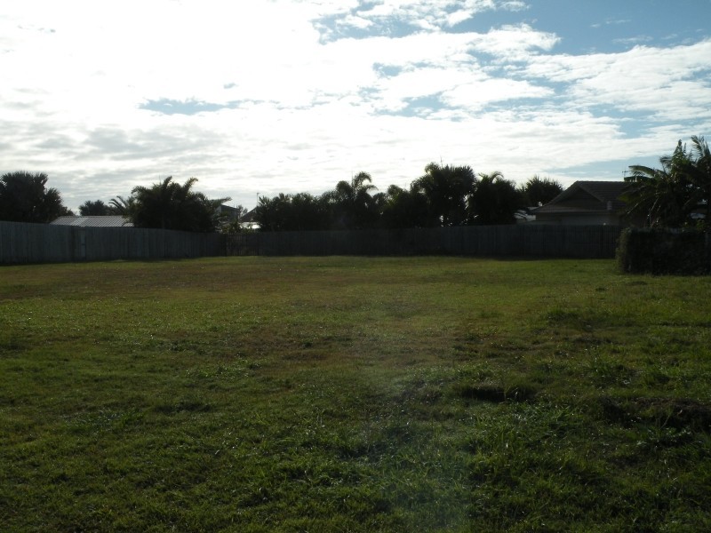 6 Admiralty Place, Coral Cove QLD 4670