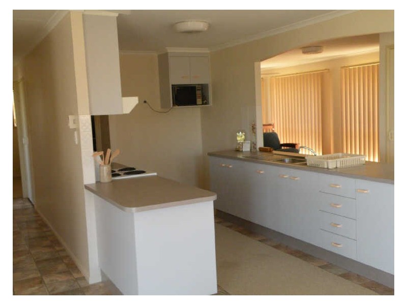 20 Dante Street, Burnett Heads QLD 4670