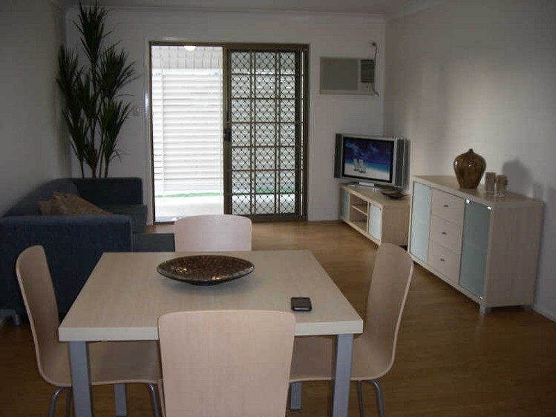 2/50 Holland Street, Bargara QLD 4670