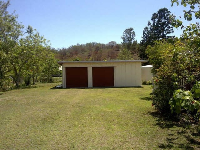 11 McDevitt Street, Mount Perry QLD 4671