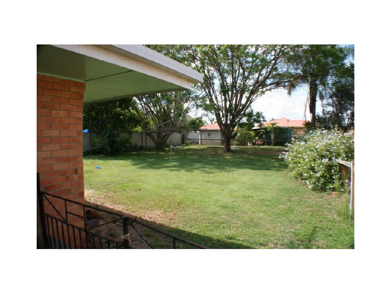 180 Walker Street, Svensson Heights QLD 4670