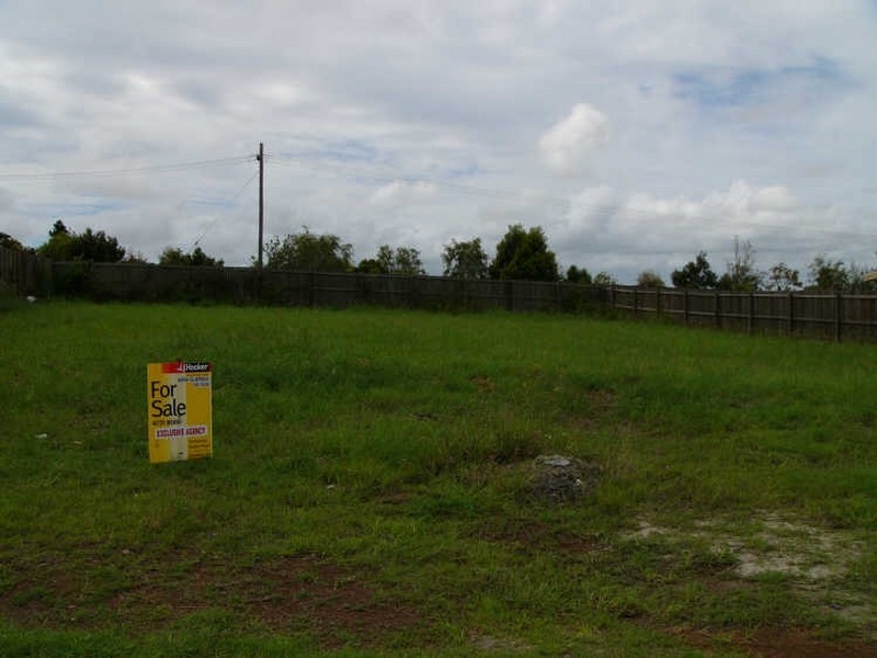 16 Gill Place, Kalkie QLD 4670