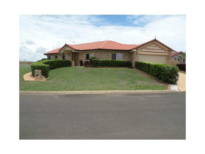 1 Jess Place, Coral Cove QLD 4670