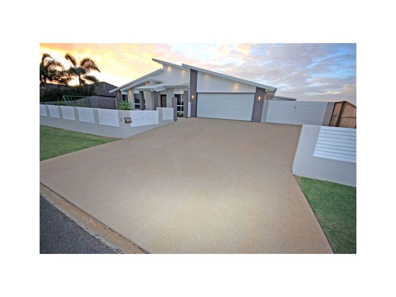 3 Spyglass Hill Court, Coral Cove QLD 4670