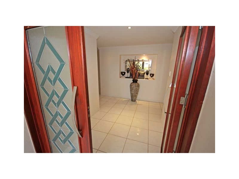 3 Spyglass Hill Court, Coral Cove QLD 4670