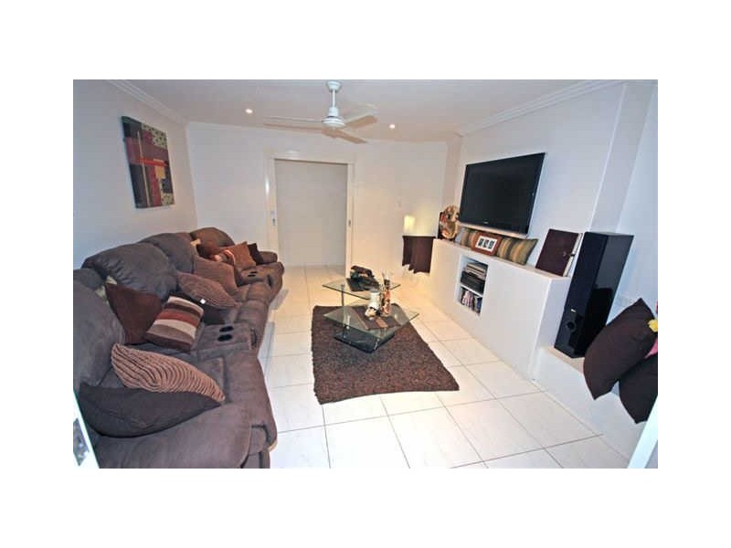 3 Spyglass Hill Court, Coral Cove QLD 4670