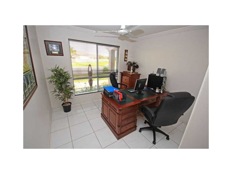 3 Spyglass Hill Court, Coral Cove QLD 4670