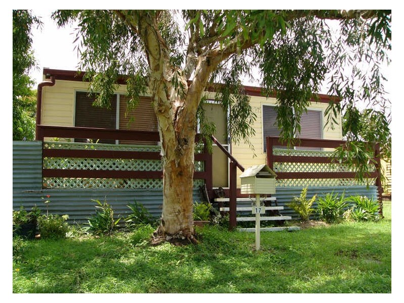 17 Zunker Street, Burnett Heads QLD 4670