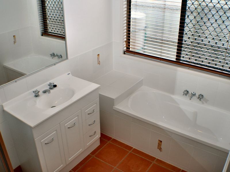 14 Marian Street, Coral Cove QLD 4670