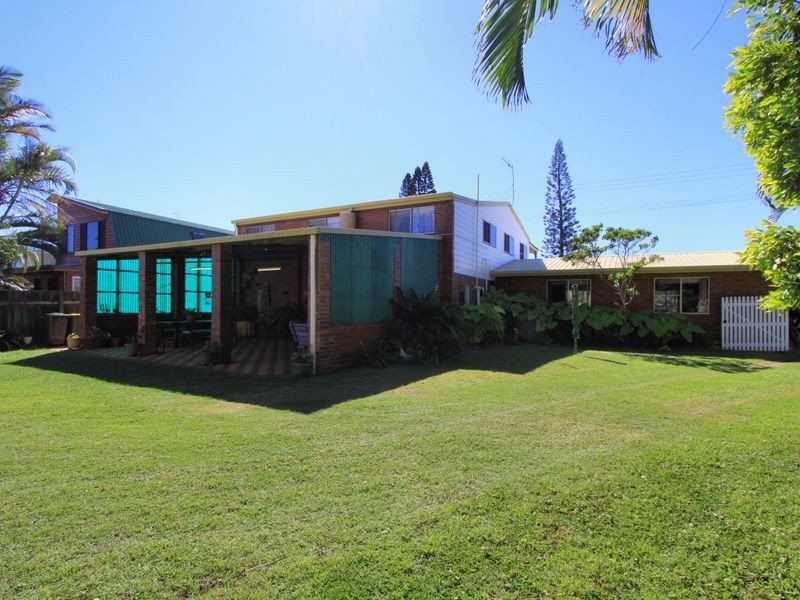 31 Esplanade, Innes Park QLD 4670