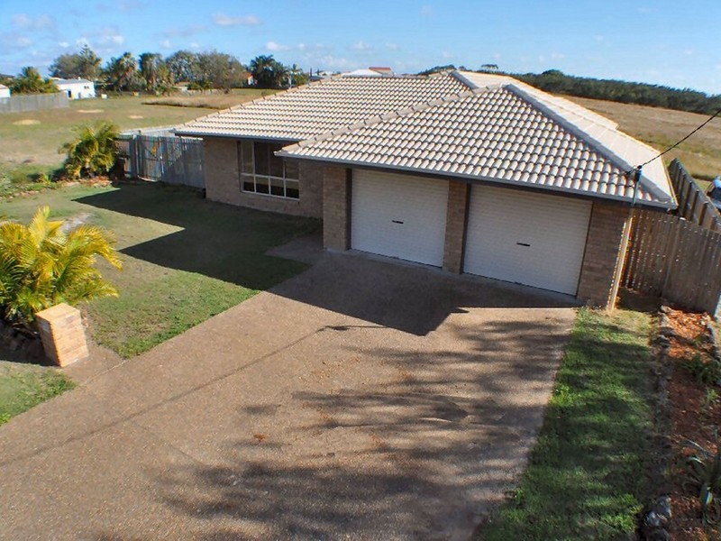 71 Barolin Esplanade, Coral Cove QLD 4670