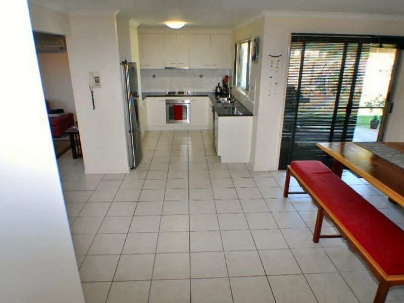 71 Barolin Esplanade, Coral Cove QLD 4670