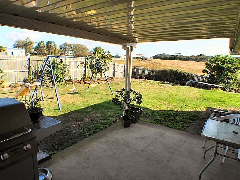71 Barolin Esplanade, Coral Cove QLD 4670