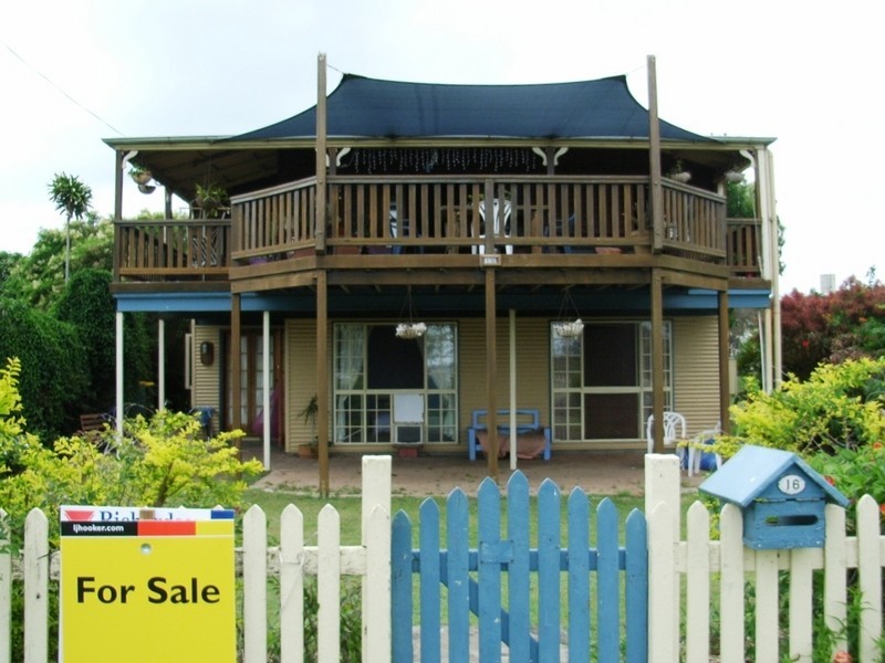 16 Kelly Street, Burnett Heads QLD 4670