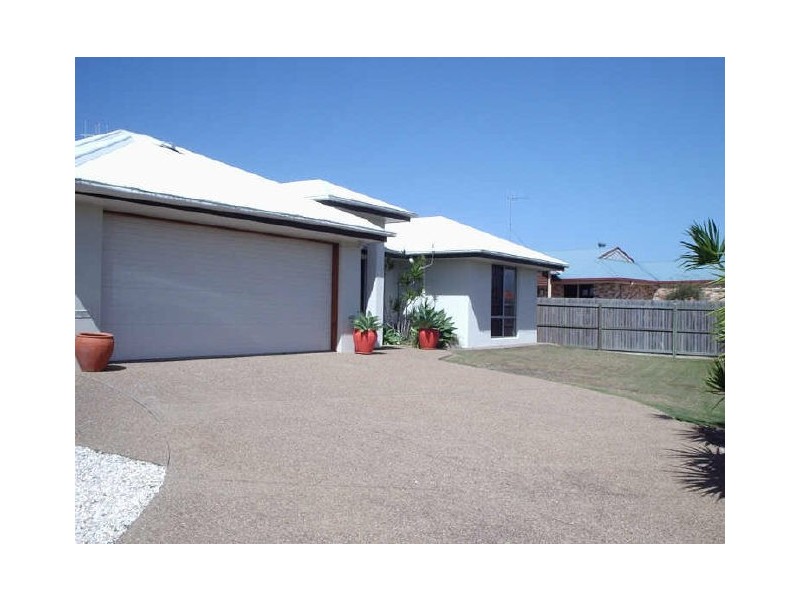 6 Riordan Place, Bargara QLD 4670