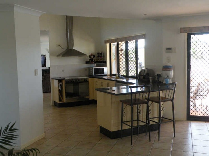 14 Coral Cove Drive, Coral Cove QLD 4670