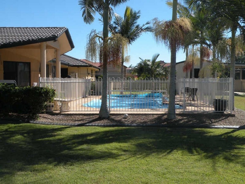 14 Coral Cove Drive, Coral Cove QLD 4670