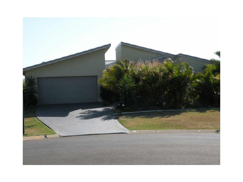 4 Tuckeroo Close, Coral Cove QLD 4670