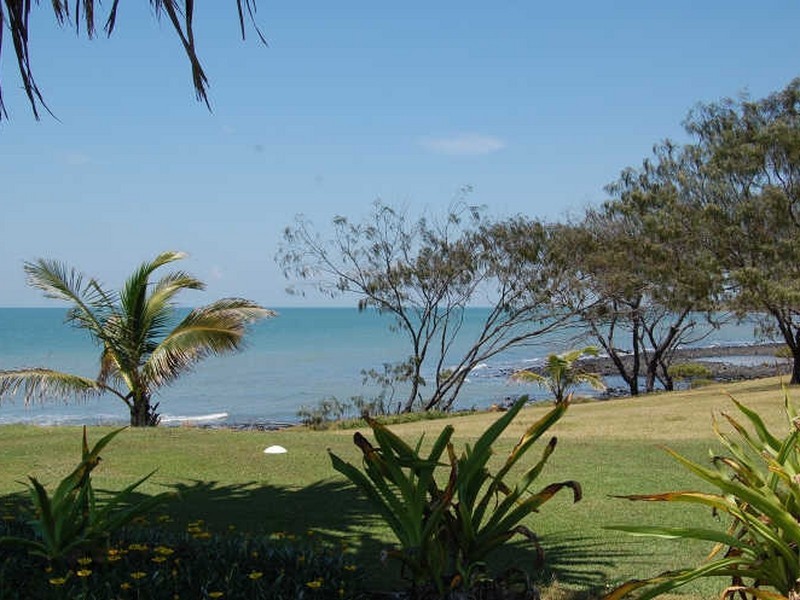 4 Daisy Court, Coral Cove QLD 4670