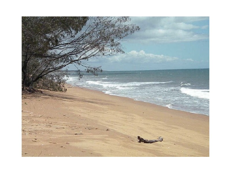 Moore Park Beach QLD 4670