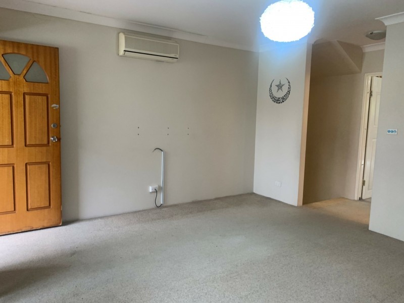 3/35 Prairie Vale Road, Bankstown NSW 2200