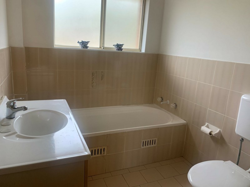 3/35 Prairie Vale Road, Bankstown NSW 2200