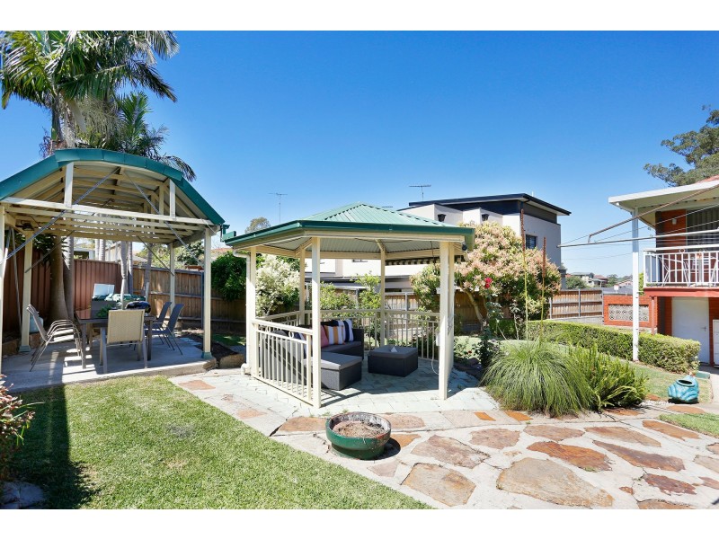 8 Wendy Avenue, Georges Hall NSW 2198