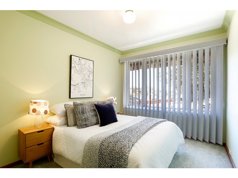 8 Wendy Avenue, Georges Hall NSW 2198