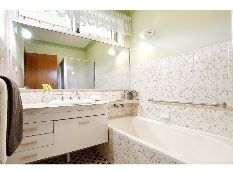 8 Wendy Avenue, Georges Hall NSW 2198