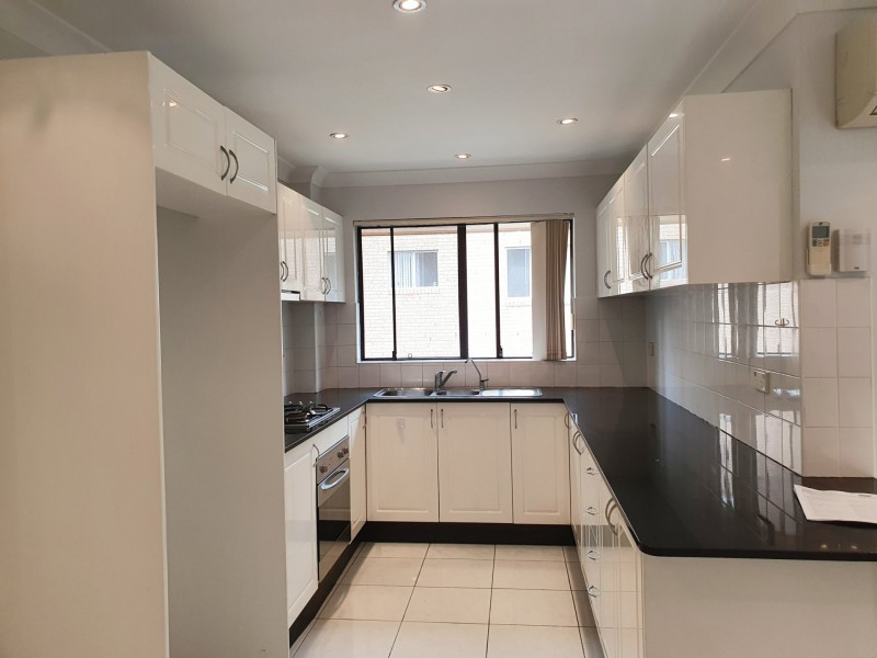 4/86 Meredith Street, Bankstown NSW 2200
