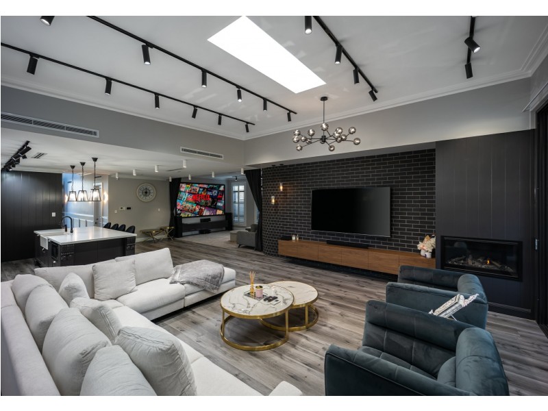 54 Endeavour Road, Georges Hall NSW 2198