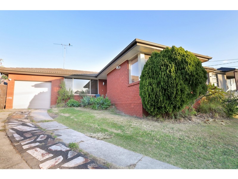 2 Dell Place, Georges Hall NSW 2198