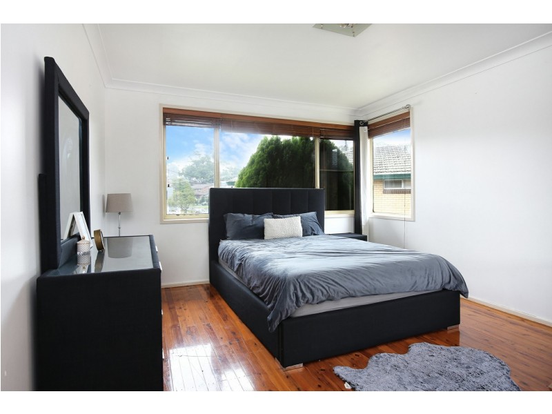 2 Dell Place, Georges Hall NSW 2198