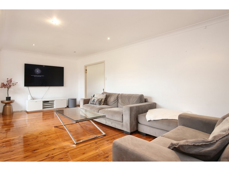 2 Dell Place, Georges Hall NSW 2198