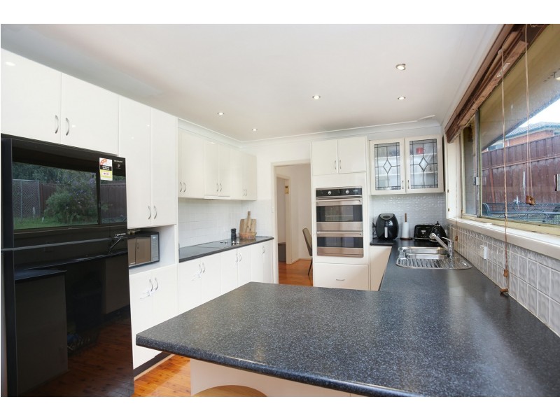 2 Dell Place, Georges Hall NSW 2198